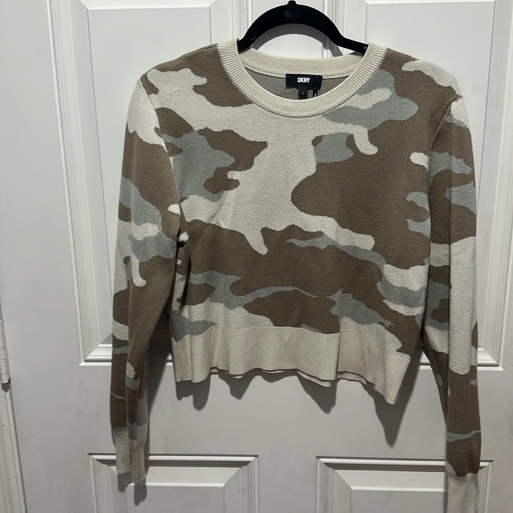 DKNY cropped sweater crew neck